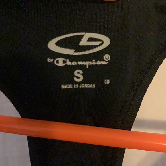Champion work out tank size small - Picture 2 of 4